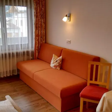Gaestehaus Flora Πανσιόν 4*