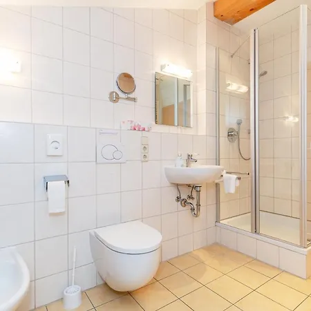 Gaestehaus Flora Πανσιόν Reit im Winkl