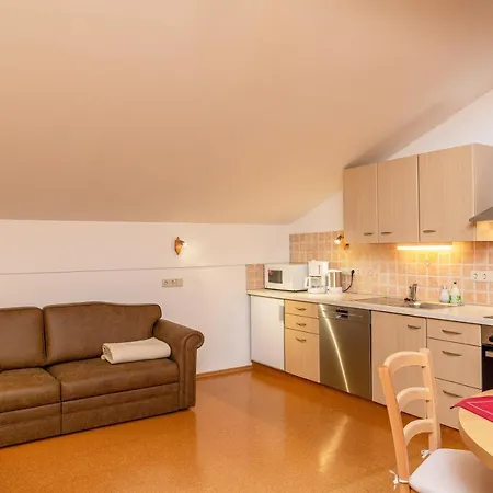 Gaestehaus Flora 4*