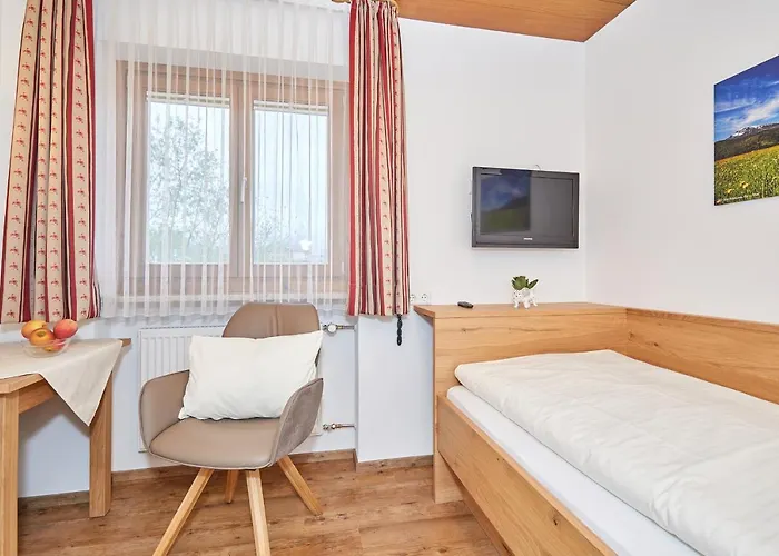 Gastehaus Flora Guest house