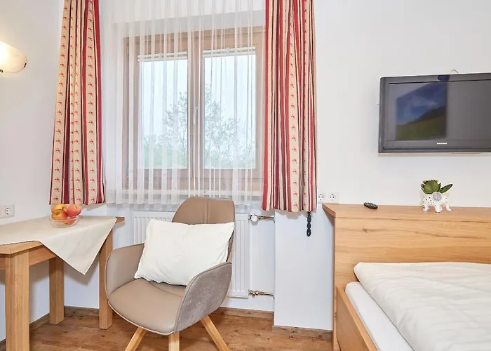 Gastehaus Flora Guest house 4*