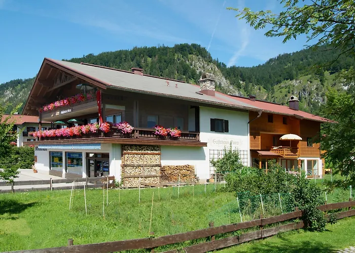 Guest house Gastehaus Flora 4*