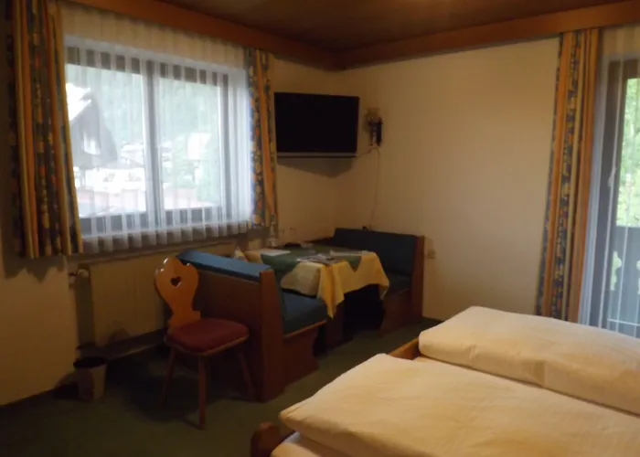Gastehaus Flora 4*