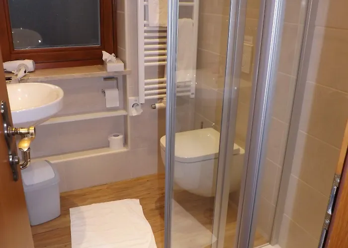 Gastehaus Flora 4*