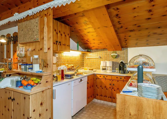 Gastehaus Flora 4*