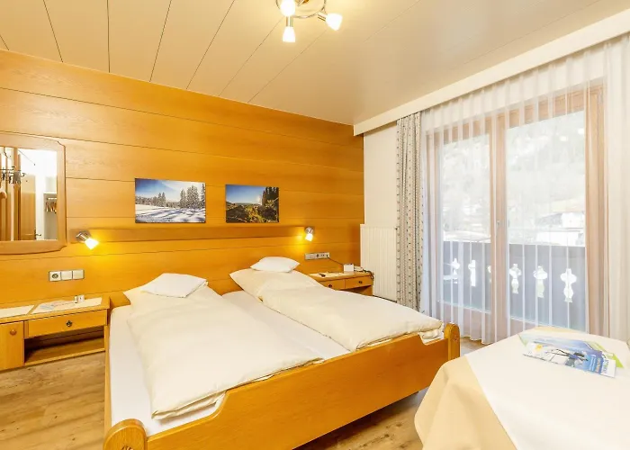 Gastehaus Flora 4*