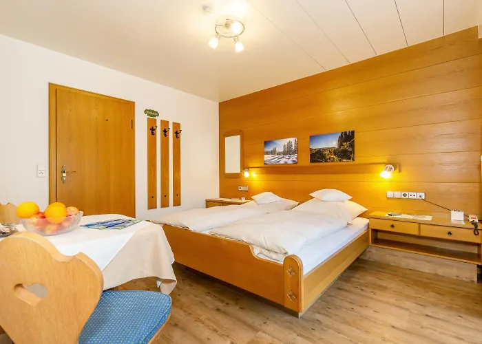 Guest house Gastehaus Flora 4*