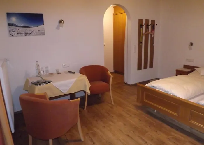 Gastehaus Flora Guest house 4*