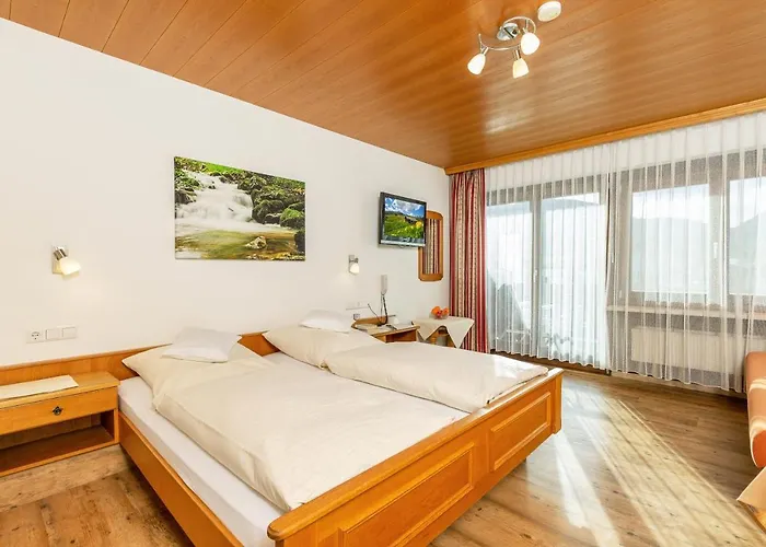 Gastehaus Flora Guest house Reit im Winkl