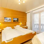 Gaestehaus Flora 4*