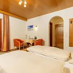 Casa de hóspedes Gaestehaus Flora 4*