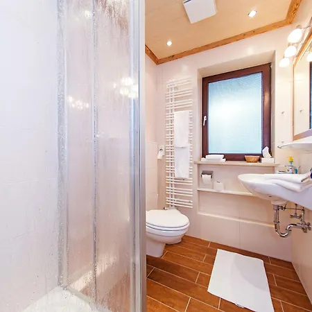 Gastehaus Flora Guest house Reit im Winkl