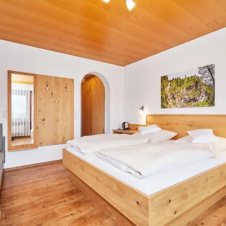 Guest house Gastehaus Flora Reit im Winkl