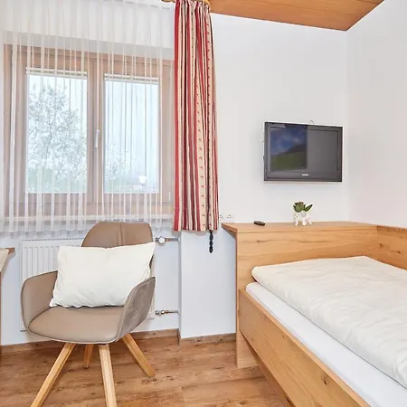 Gastehaus Flora Guest house