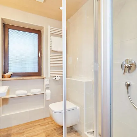Guest house Gastehaus Flora 3*