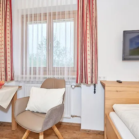 Gastehaus Flora Guest house 3*