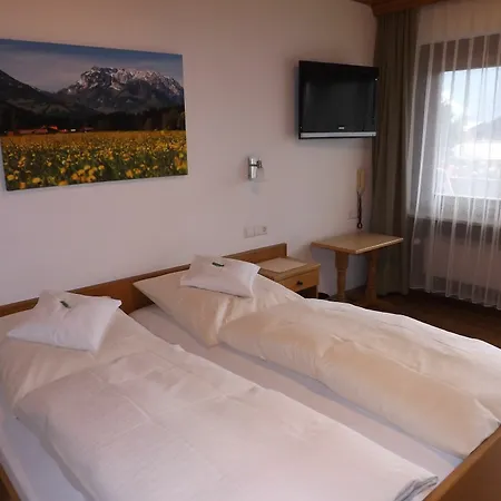 Guest house Gastehaus Flora 3*