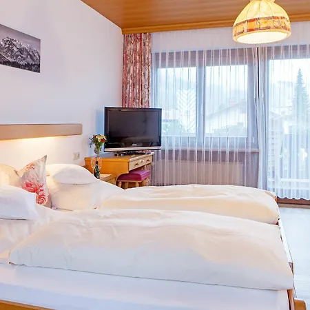 Gastehaus Flora Guest house