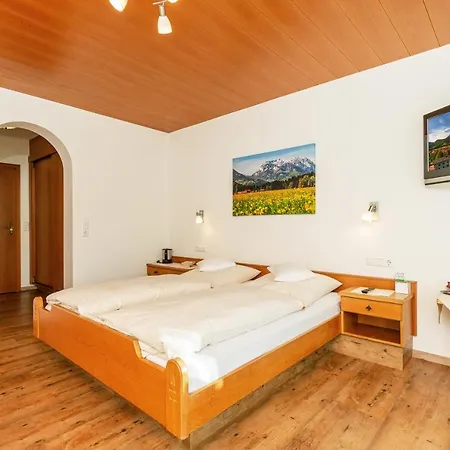 Gastehaus Flora Guest house