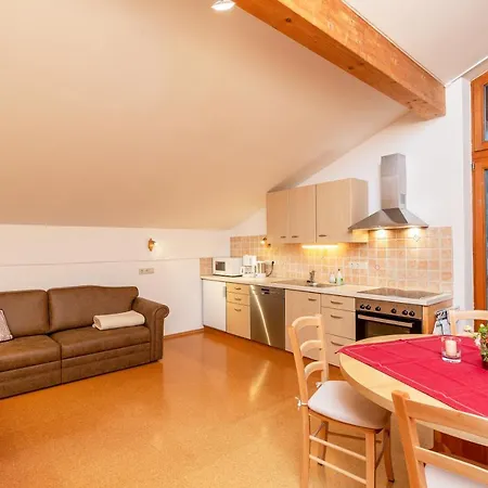 Gastehaus Flora Guest house Reit im Winkl