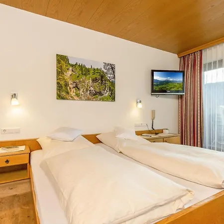 Gastehaus Flora Guest house 3*