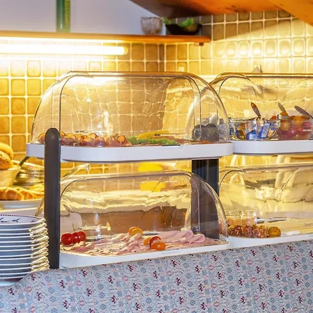 Gastehaus Flora Guest house 3*