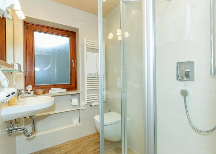 Gaestehaus Flora 4*